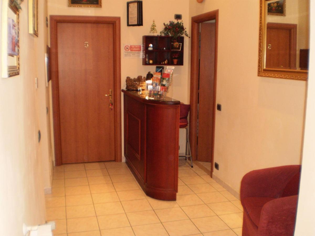 B&B Starlight Rome Bagian luar foto
