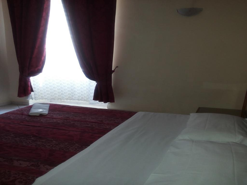B&B Starlight Rome Bagian luar foto